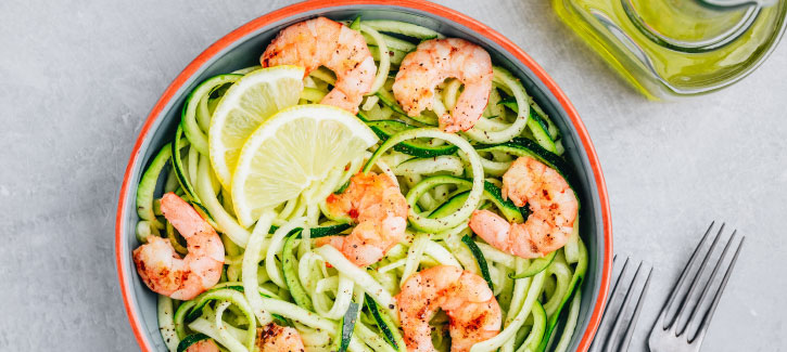Zucchini-Nudeln mit Knoblauchgarnelen