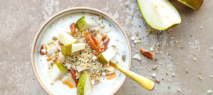 Granola Pekan Mango mit frischer Birne