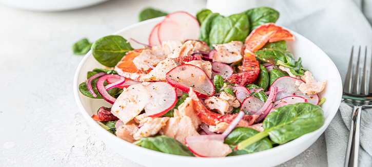 Spinatsalat mit Lachs und Orangendressing