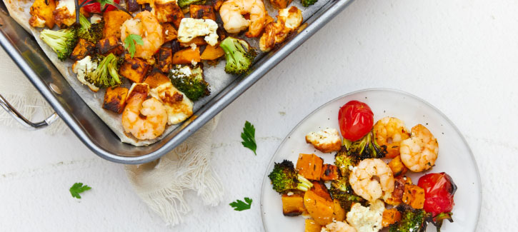 Backblech mit Süßkartoffel, Gambas und Feta