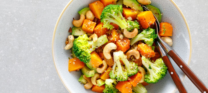 Blumenkohlreis mit Kürbis, Brokkoli und Cashewnüssen
