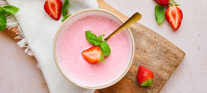 Frozen Yoghurt mit Erdbeeren