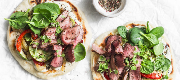 Wrap mit Steak und gegrilltem Gemüse