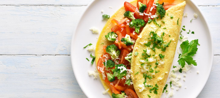 Omelett mit Tomate und Brokkoli