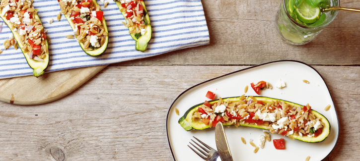 Gefüllte Zucchini mit Tabouleh und Feta
