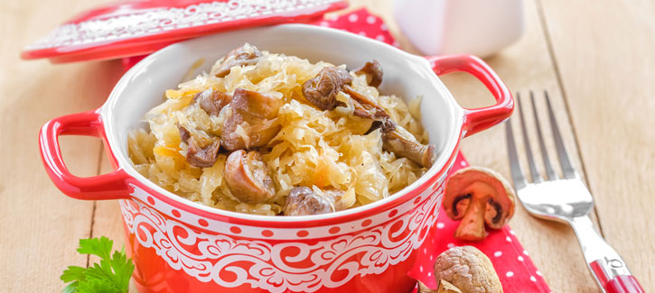 Sauerkrautgericht mit Blumenkohlpüree und Champignons