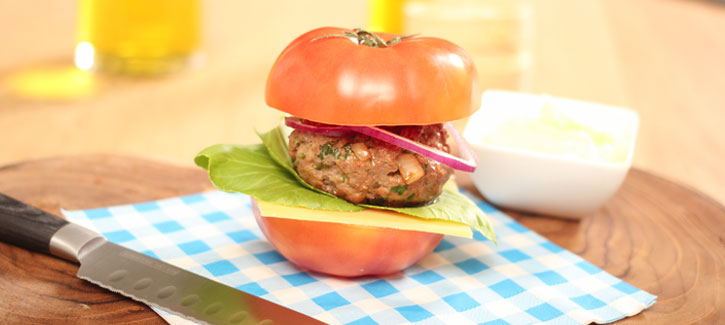 Tomaten-Cheeseburger