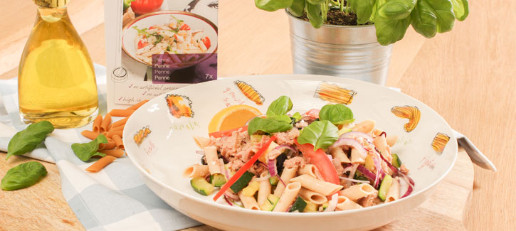 Nudelsalat mit Thunfisch, Zucchini und Oliven