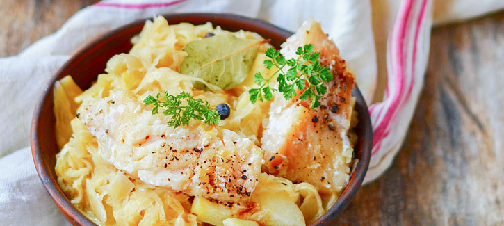 Gebratener Kabeljau mit Sauerkraut