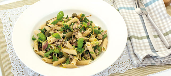 Penne mit Thunfisch und Salsa Verde