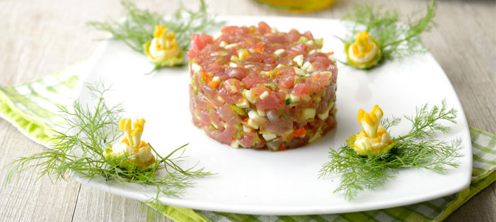 Heringstatar mit Tomate und Avocado