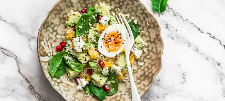 Couscous-Salat mit Avocado und Mango