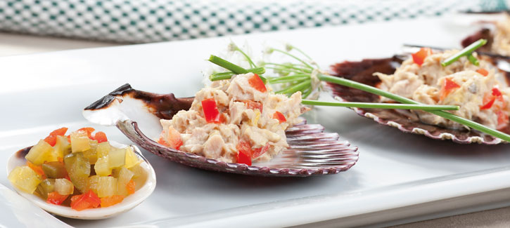 Thunfischsalat mit Paprika, getrockneter Tomate und Apfel
