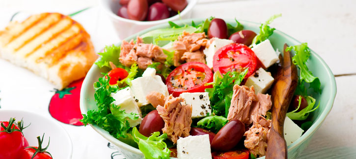 Endiviensalat mit Thunfisch und Feta