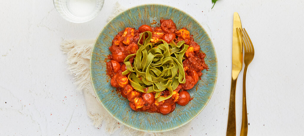 Pasta mit Hähnchen und Tomaten