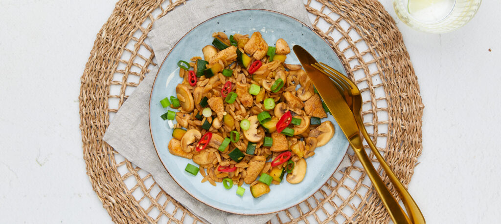 Sojareis mit Hähnchen und Champignons