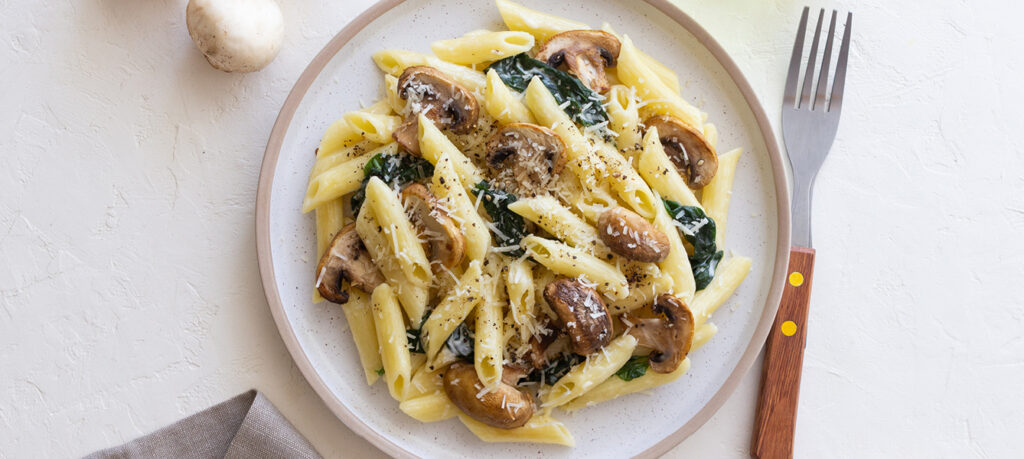 Pasta mit Champignons, Spinat und Parmesan