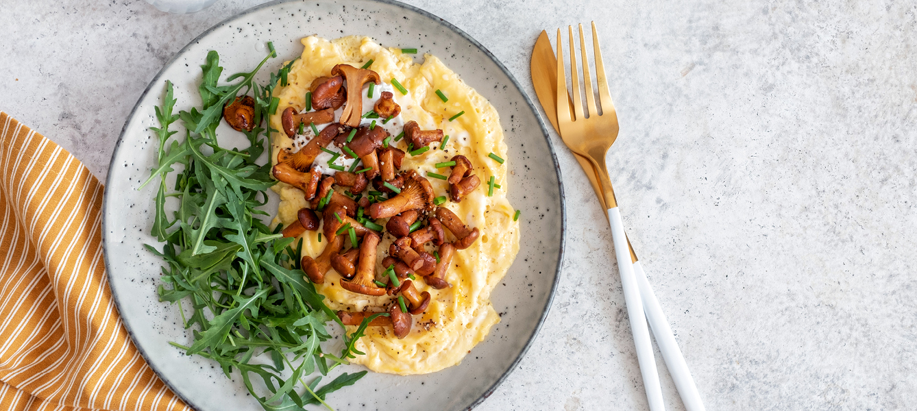Rührei mit Rucola und Pfifferlingen