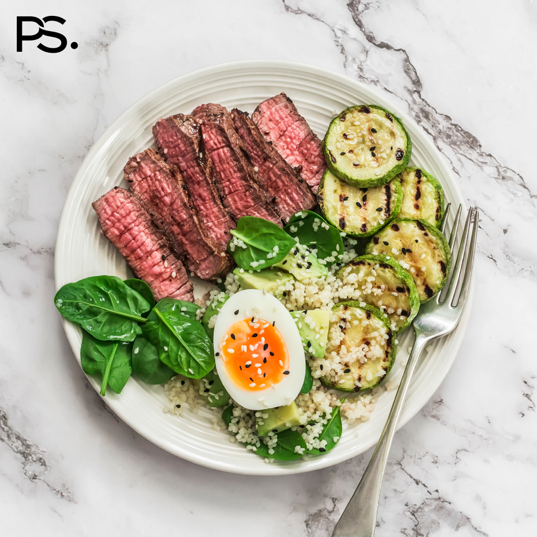 Steak mit Couscous und gegrillter Zucchini