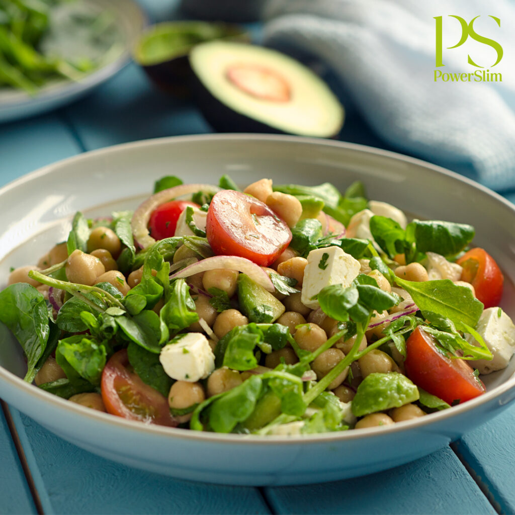 Kichererbsensalat mit Feta und grünem Dressing