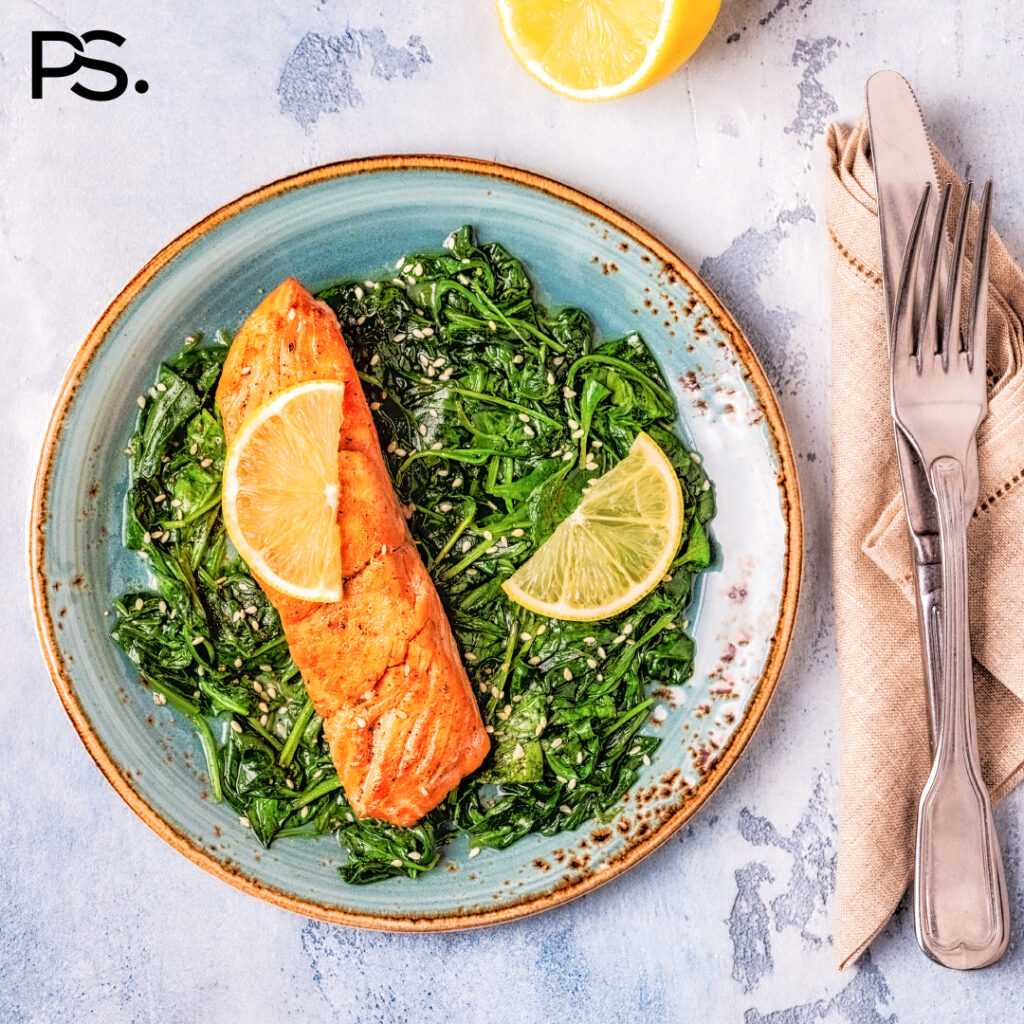 Lachs mit Spinat und Zitrone
