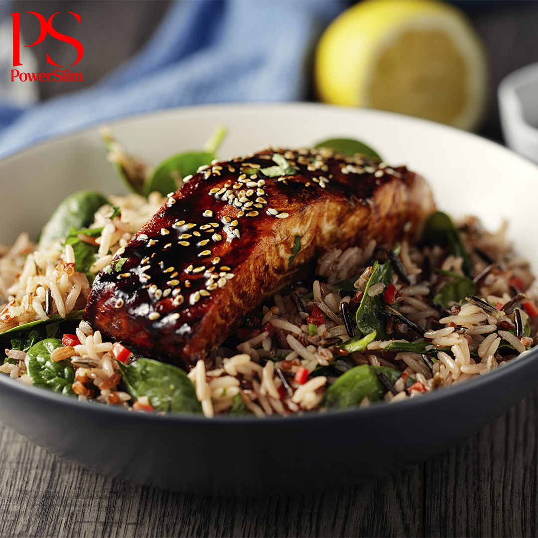 Lachs Teriyaki mit Reis und süß-saurer Gurkensalat