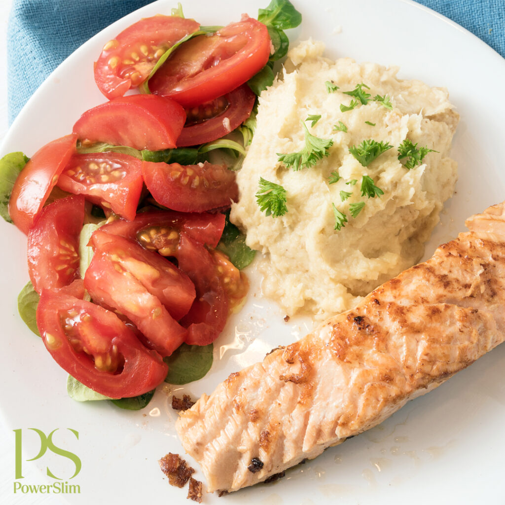 Lachsfilet mit Tomaten und Pastinakenpüree