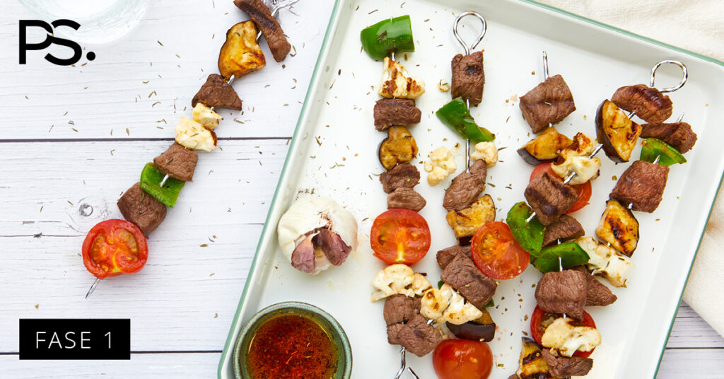Würzige Steakspiesse mit buntem Gemüse