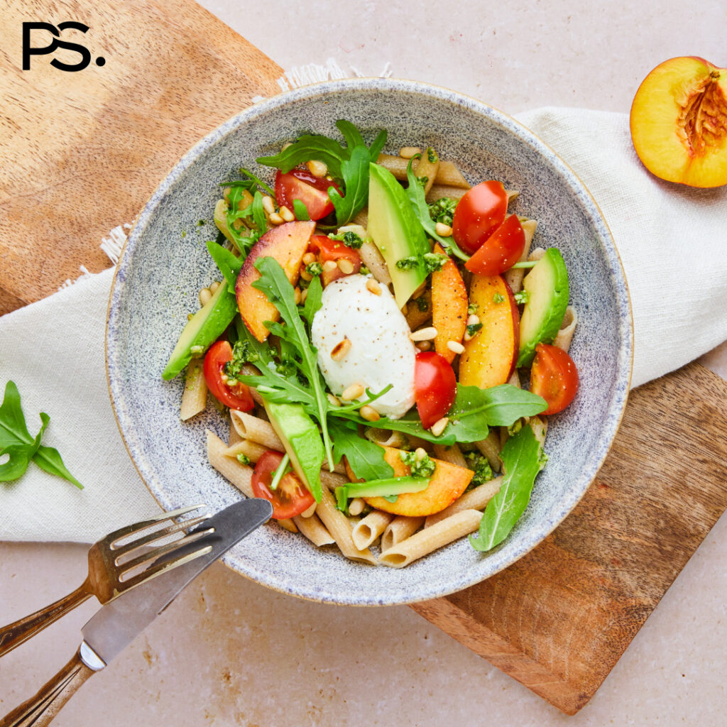 Sommerlicher Nudelsalat mit Mozzarella und Nektarine