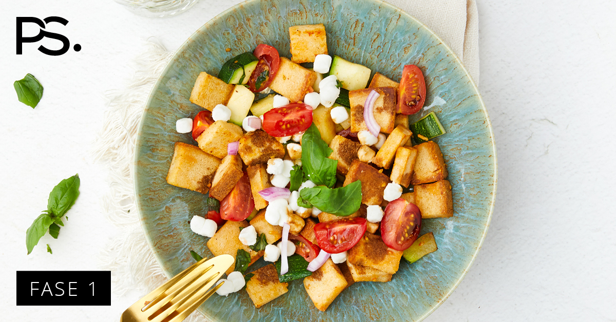 Panzanella mit Ziegenkäse, Zucchini und Kirschtomaten