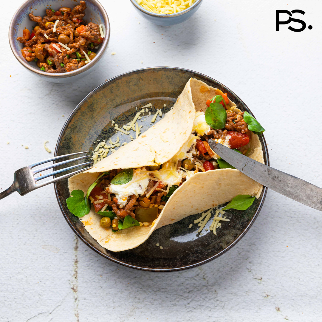Wrap mit Hackfleisch, Paprika und saurer Sahne