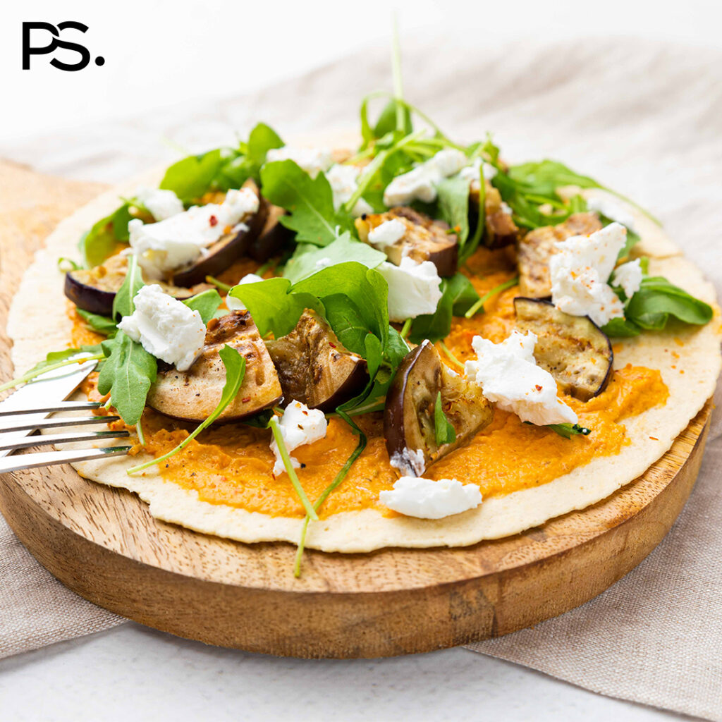 Wrap mit würzigem Hummus, Aubergine und Feta