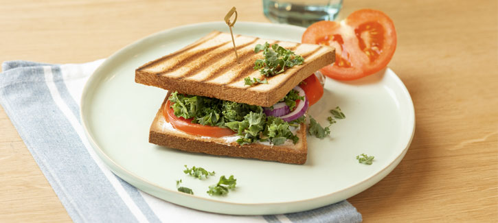 Wintertoast mit Ziegenkäse und Grünkohl