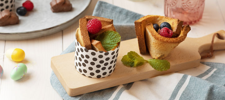 Arme-Ritter-Muffins mit geschmolzener Schokolade