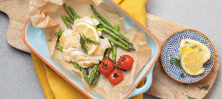 Fischpäckchen mit grünem Spargel