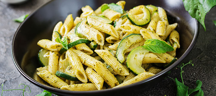 Pasta Pesto mit gegrillter Zucchini