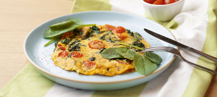 Omelett mit Spinat und Tomaten
