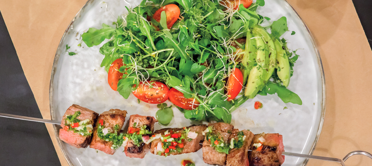 Rinderfiletspieß mit Brunnenkressesalat